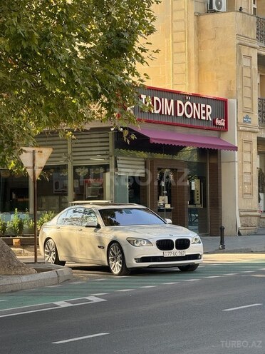 BMW 750-3