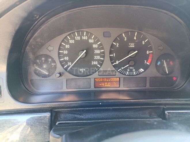 BMW 528-10