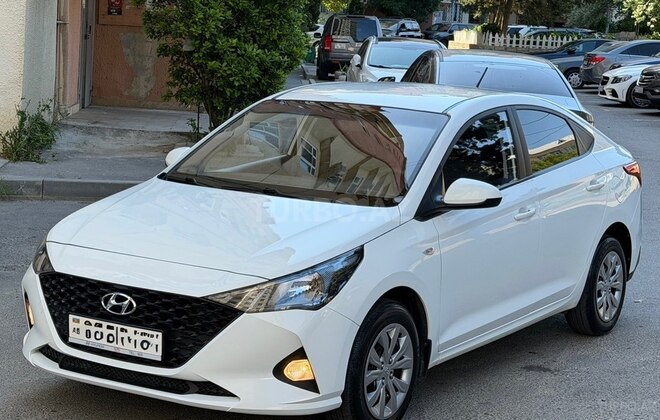 Hyundai Accent-5
