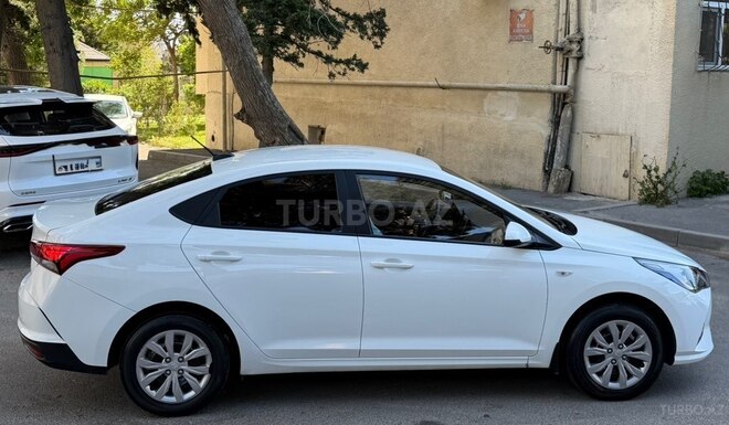 Hyundai Accent-9