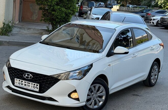 Hyundai Accent-1
