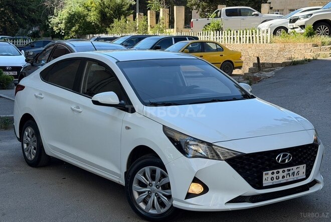 Hyundai Accent-2