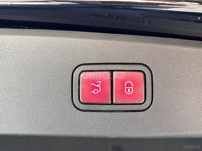 Mercedes E 250 4MATIC-6