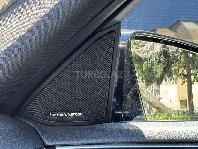 Mercedes E 250 4MATIC-15