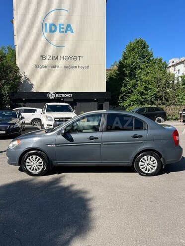 Hyundai Accent-5