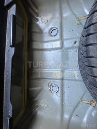Hyundai Accent-11