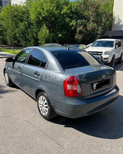Hyundai Accent-4