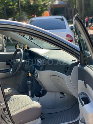 Hyundai Accent-18