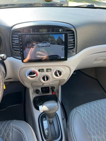 Hyundai Accent-20