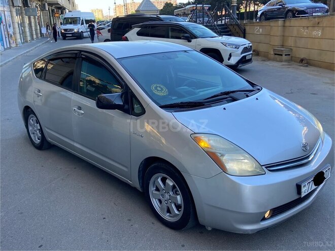 Toyota Prius-3