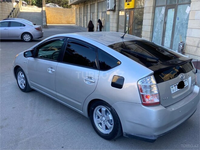 Toyota Prius-7