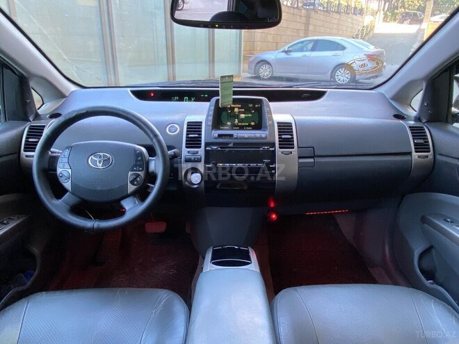 Toyota Prius-11