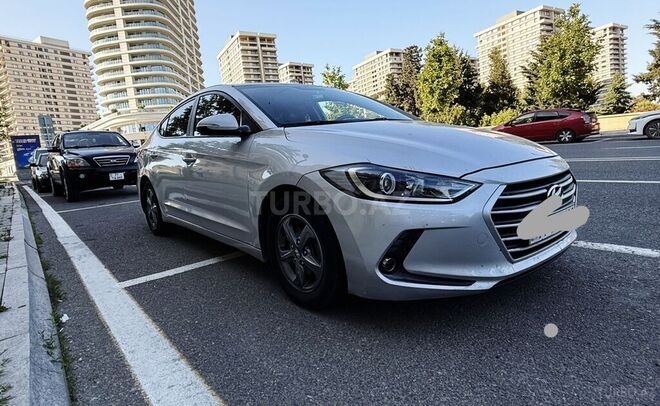 Hyundai Avante-3