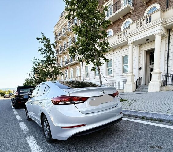 Hyundai Avante-7