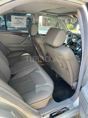 Mercedes E 240-3