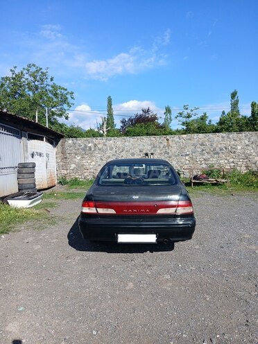 Nissan Maxima-2