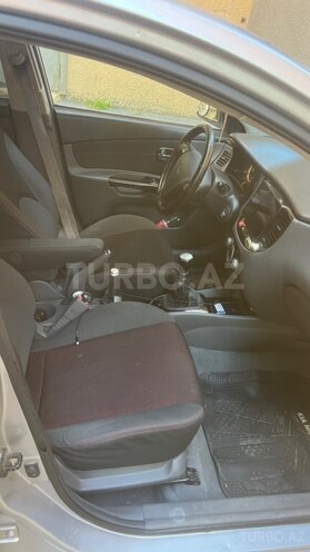Kia Rio-4