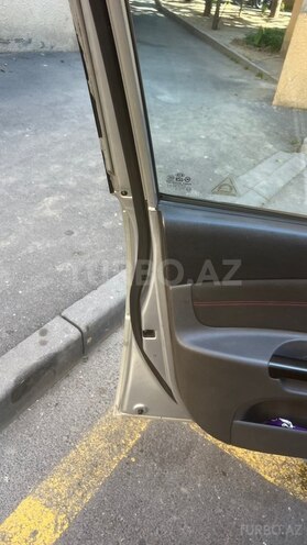 Kia Rio-17