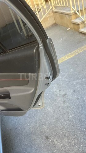 Kia Rio-10