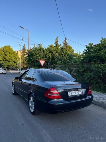 Mercedes E 240-4