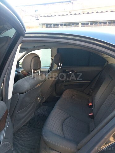 Mercedes E 240-6