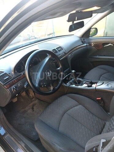 Mercedes E 240-5