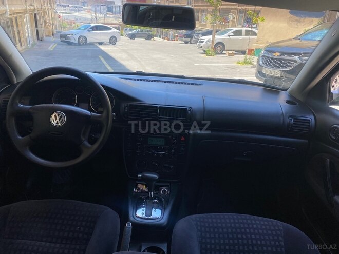Volkswagen Passat-2