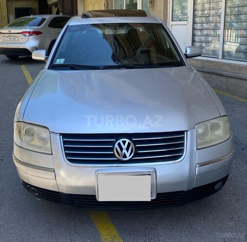 Volkswagen Passat-1
