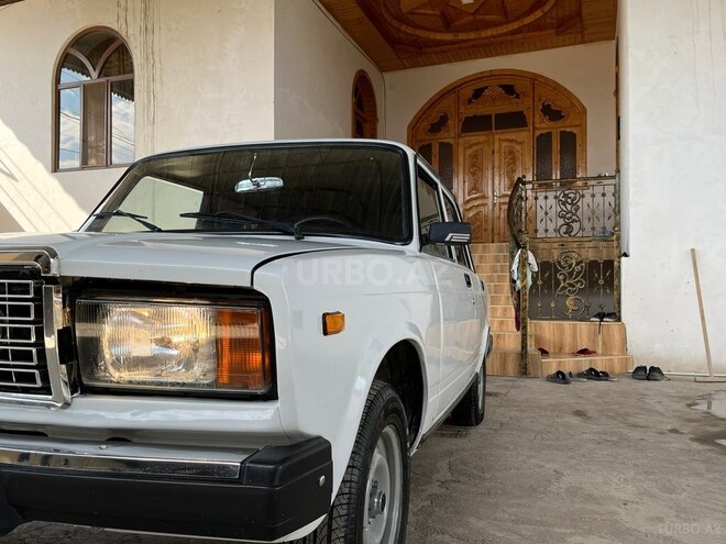 LADA (VAZ) 2107-2