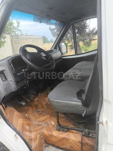 Ford Transit-4