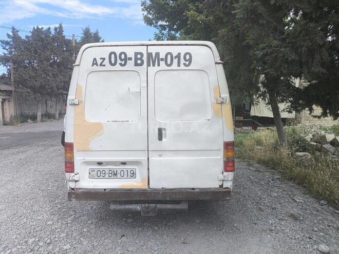 Ford Transit-6