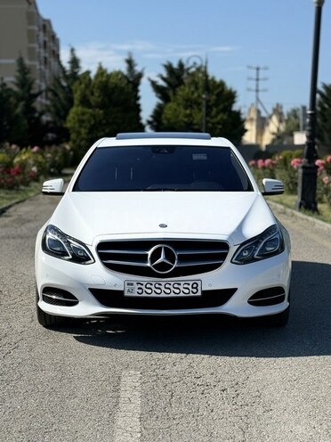Mercedes E 220-1