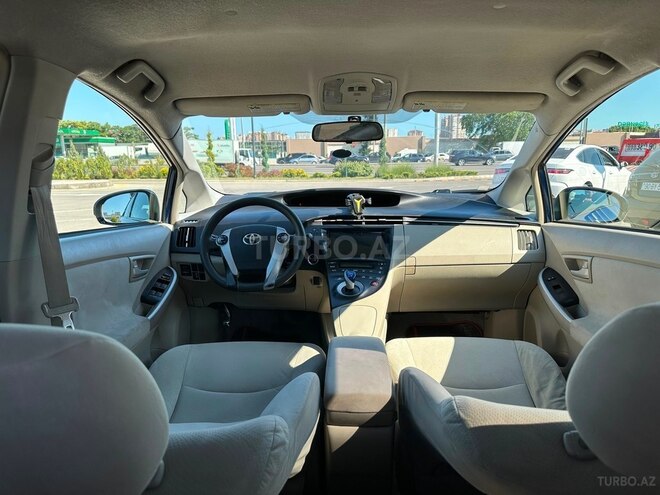 Toyota Prius-9