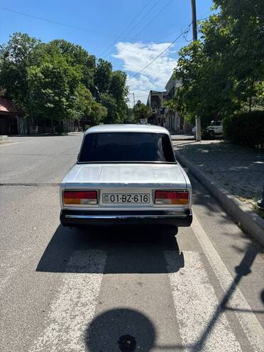 LADA (VAZ) 2107-2