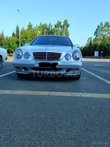 Mercedes E 240-6