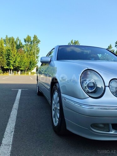 Mercedes E 240-3