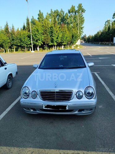 Mercedes E 240-8