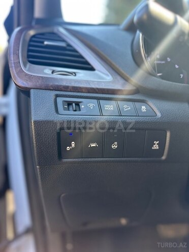 Hyundai Santa Fe-17