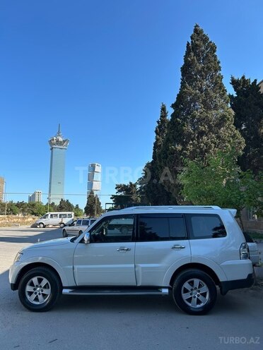 Mitsubishi Pajero-3