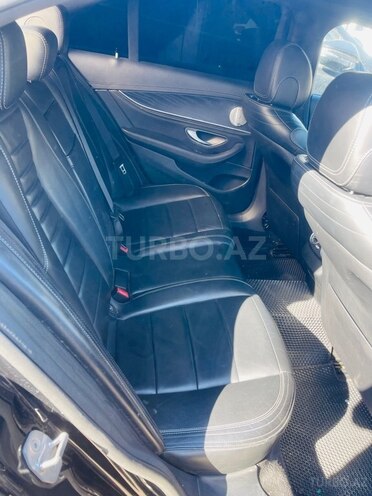 Mercedes E 300 d-7