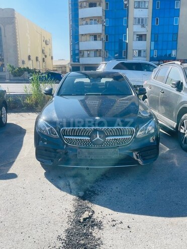 Mercedes E 300 d-1