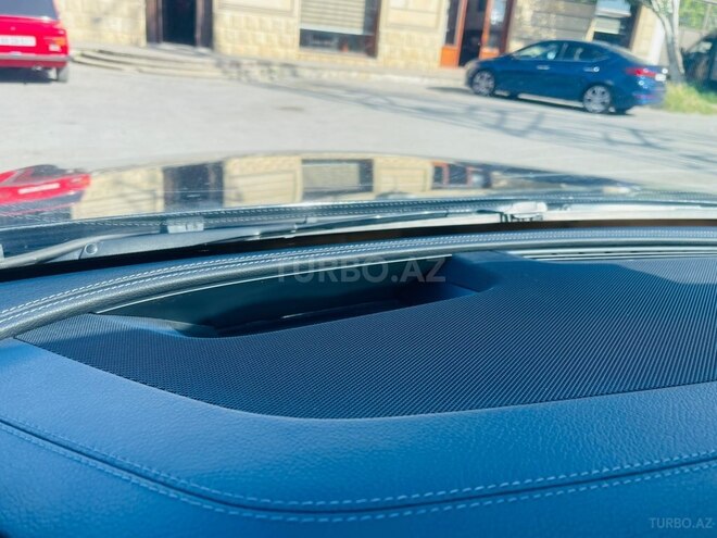 Mercedes E 300 d-11