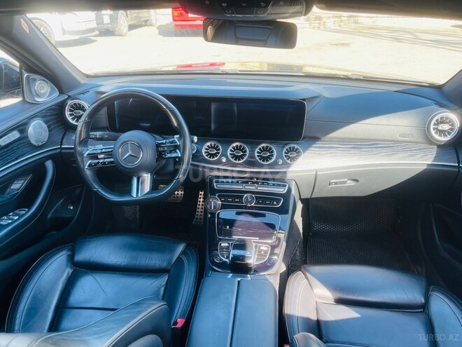 Mercedes E 300 d-8