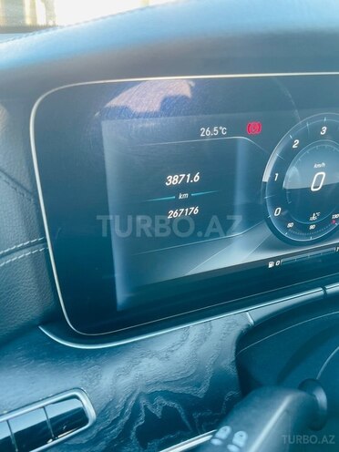 Mercedes E 300 d-17