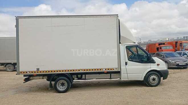 Ford Transit-3