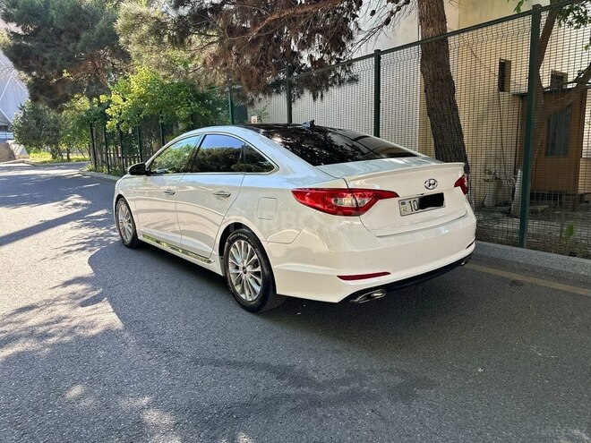 Hyundai Sonata-5