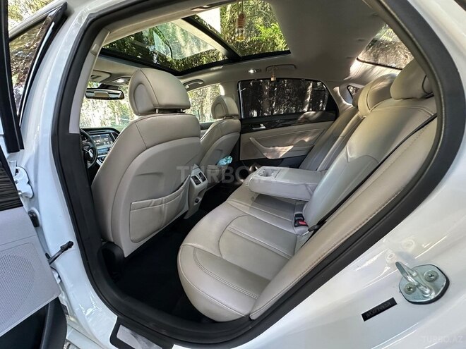 Hyundai Sonata-14