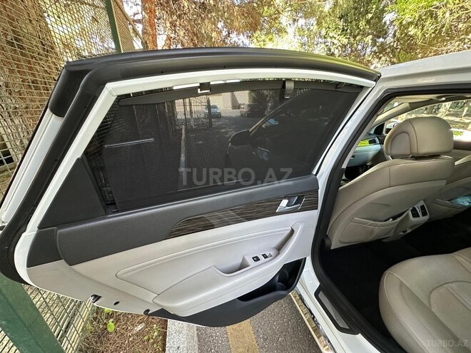 Hyundai Sonata-15
