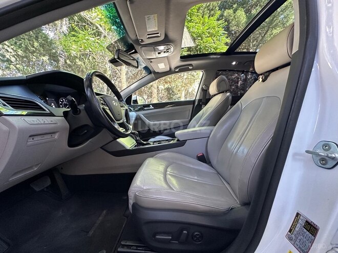 Hyundai Sonata-12
