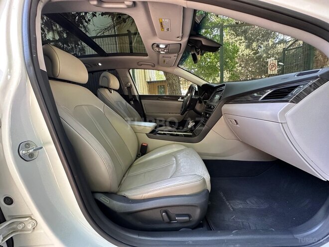 Hyundai Sonata-18